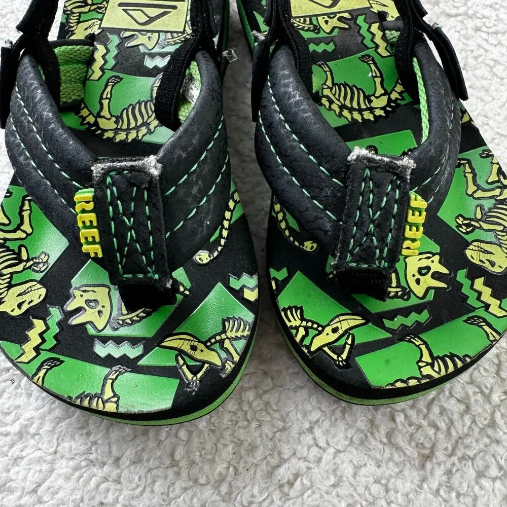 Reef Little Ahi Glow Sandal in Dinosaurs